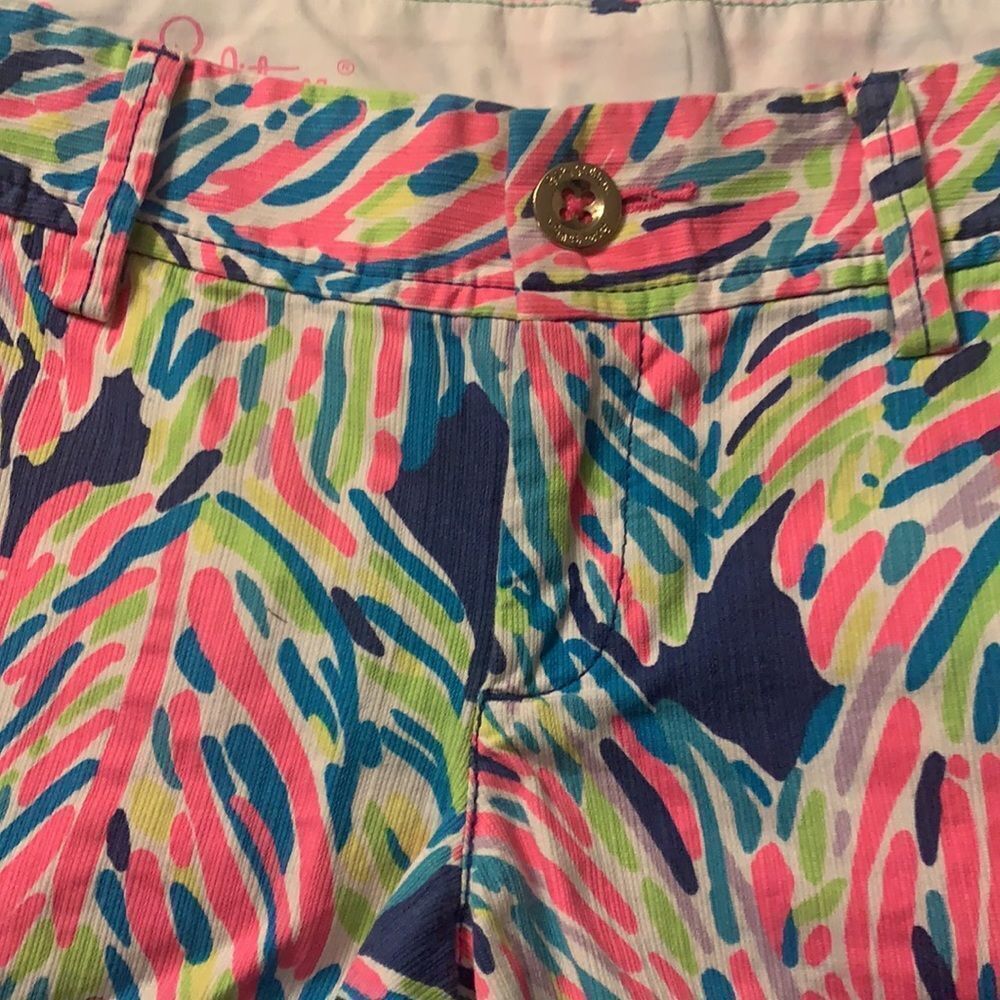 Lilly Pulitzer Walsh Shorts Size 2 Indigo Palm Reader - Picture 6 of 6